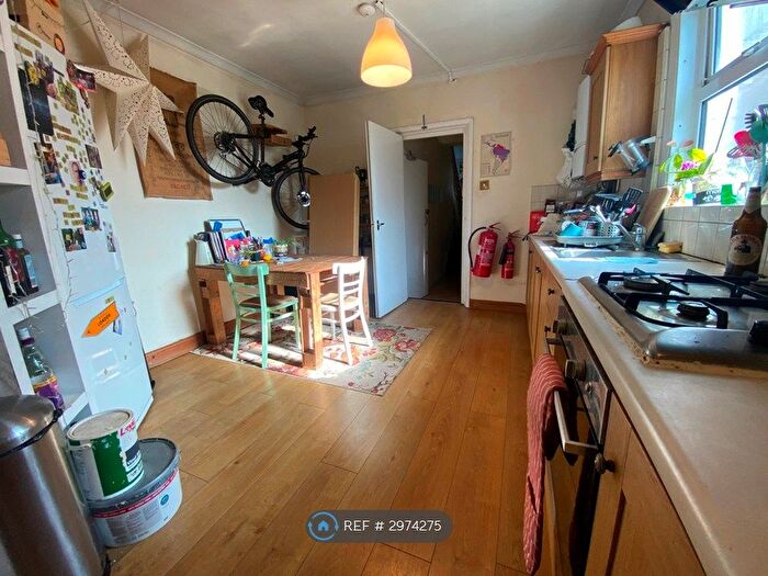 3 Bedroom Maisonette To Rent In Broad Lane, London, N15