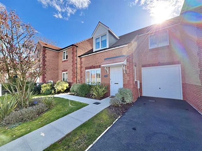 3 Bedroom Semi Detached House For Sale In Sir Brian Way, Bilsthorpe, NG22