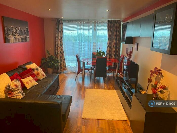 1 Bedroom Flat To Rent In The Pinnacles, Chadwell Heath, Romford, RM6