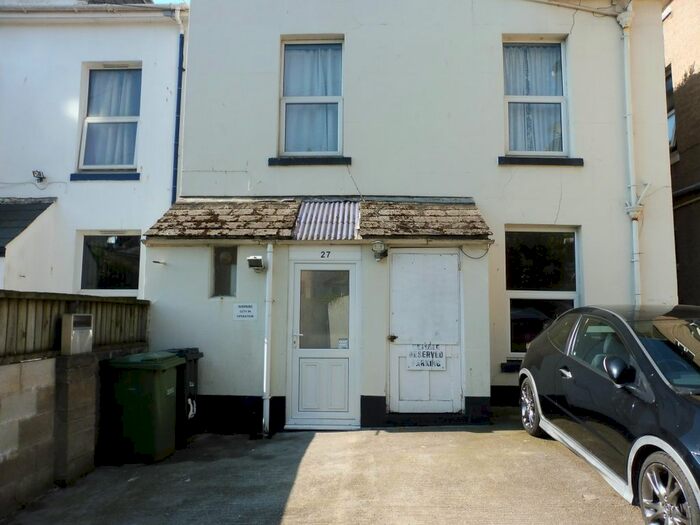 2 Bedroom Flat To Rent In New Street, Paignton, TQ3