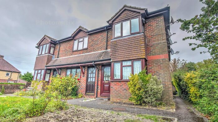 1 Bedroom Maisonette To Rent In Station Road, Petersfield, Hampshire, GU32