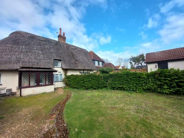 2 Bedroom Cottage To Rent In Days Lane, Biddenham, Bedford, MK40