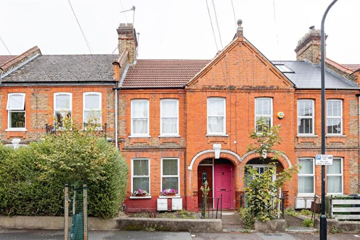 2 Bedroom Flat For Sale In Mersey Road, Walthamstow, E17
