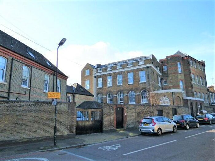1 Bedroom Flat To Rent In Sidney House, Hassett Road, London, E9