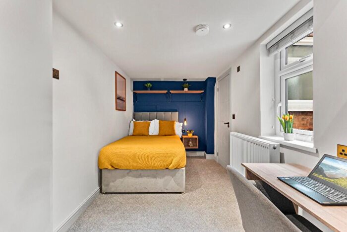 6 Bedroom House Of Multiple Occupation To Rent In Monument Street, Peterborough, Cambridgeshire, PE1