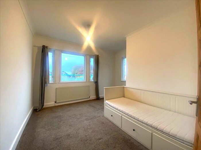 2 Bedroom Apartment To Rent In Leigh On Sea, SS9