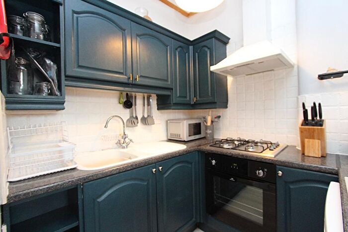 1 Bedroom Flat To Rent In Comely Bank Row, Comely Bank, Edinburgh, EH4