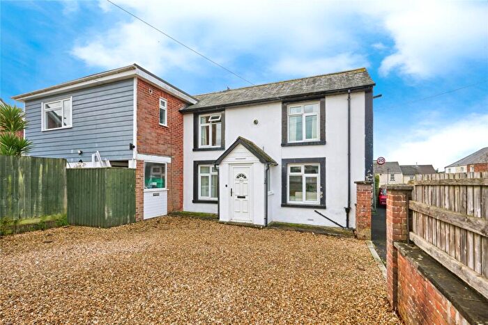 3 Bedroom Semi-Detached House For Sale In Beech Road, Newport, Isle Of Wight, PO30