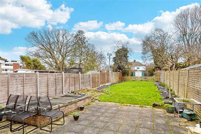 3 Bedroom Semi-detached House For Sale In Camborne Road, Welling, Kent, DA16