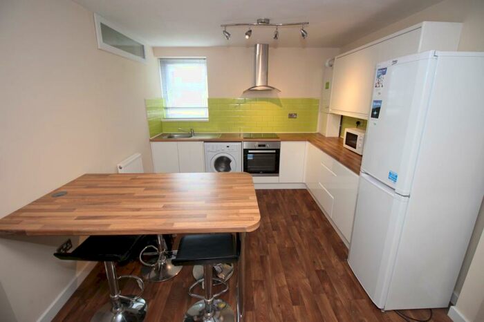 2 Bedroom Apartment To Rent In Station Road, South Gosforth, Newcastle Upon Tyne, NE3