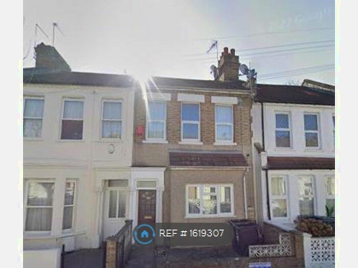 2 Bedroom Flat To Rent In Argyle Road, London, N17