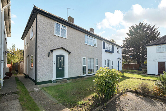 2 Bedroom Maisonette For Sale In Melanie Close, Bexleyheath, DA7