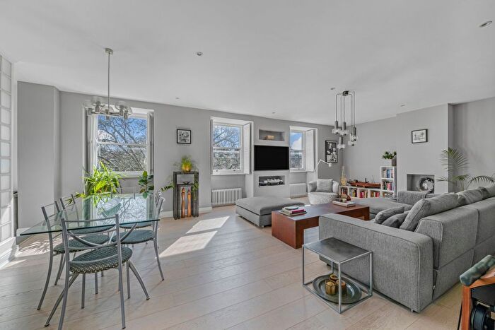 3 Bedroom Flat To Rent In Randolph Crescent, Little Venice, W9