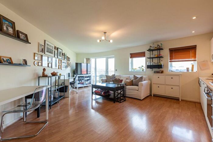 1 Bedroom Flat For Sale In Goldsmiths Row, Shoreditch, London, E2