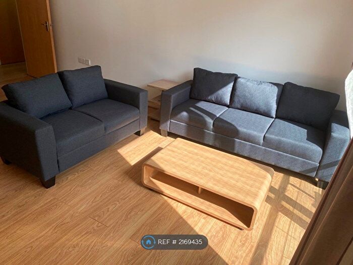 2 Bedroom Flat To Rent In Berberis House, Feltham, TW13