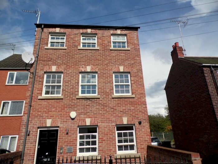 2 Bedroom Property To Rent In Welbeck Road, Doncaster, DN4