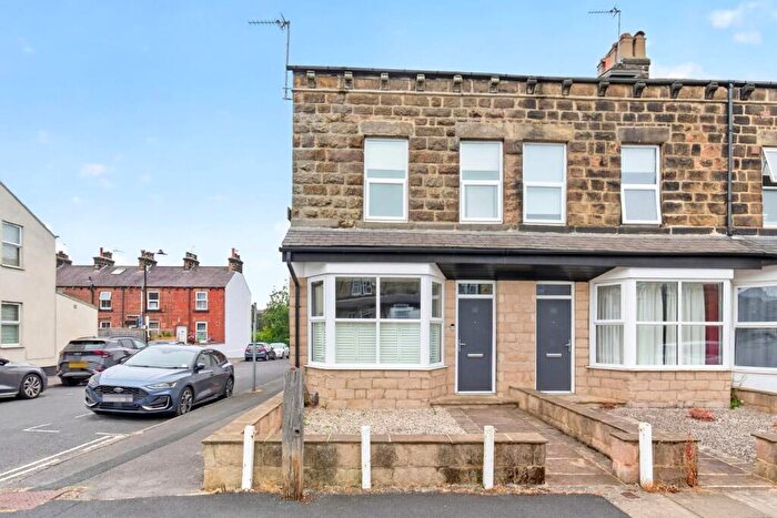 3 Bedroom End Of Terrace House For Sale In Mayfield Grove, Harrogate, HG1