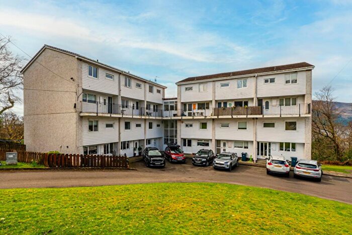 3 Bedroom Maisonette For Sale In Loch View, Cove, G84