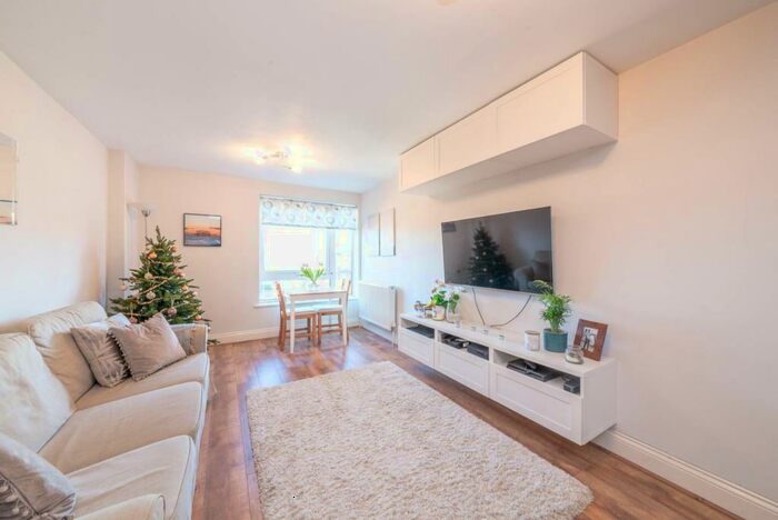 2 Bedroom Flat To Rent In St Pancras Way, Camden, London, NW1