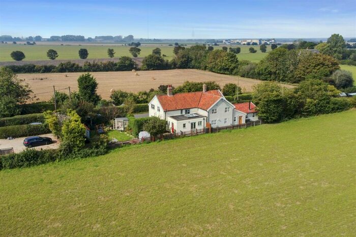 3 Bedroom Cottage For Sale In Park Green, Wetheringsett, IP14