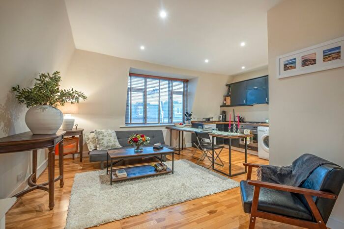 1 Bedroom Flat For Sale In Dancer Road, London, SW6