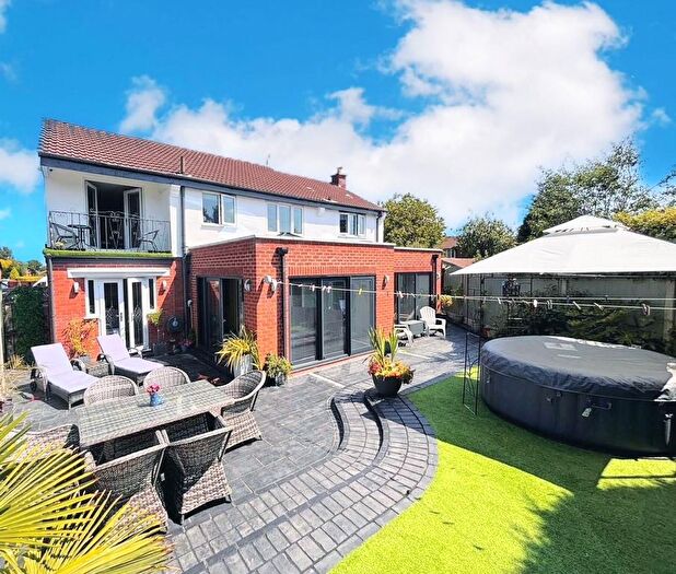 5 Bedroom Detached House For Sale In Dearne Close, Liverpool, L12