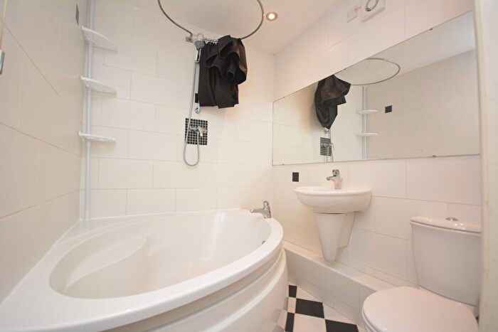 1 Bedroom Flat To Rent In Springbok House, Heycroft Way, CM2