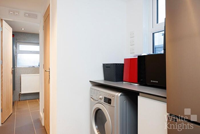 2 Bedroom Terraced House For Sale In Foxhill Road, Reading, Berkshire, RG1
