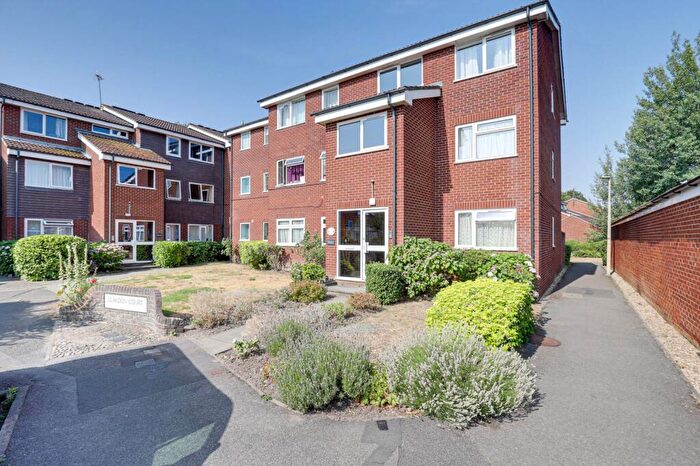 2 Bedroom Apartment For Sale In Claydon Court, Caversham, RG4