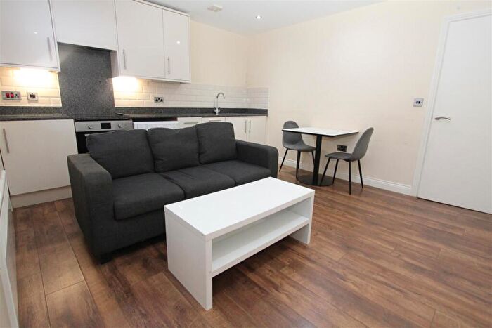 2 Bedroom Flat To Rent In Brunswick Court, Leeds, LS2