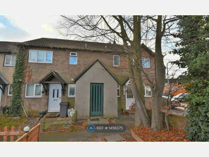 1 Bedroom Flat To Rent In New Garden Drive, West Drayton, UB7