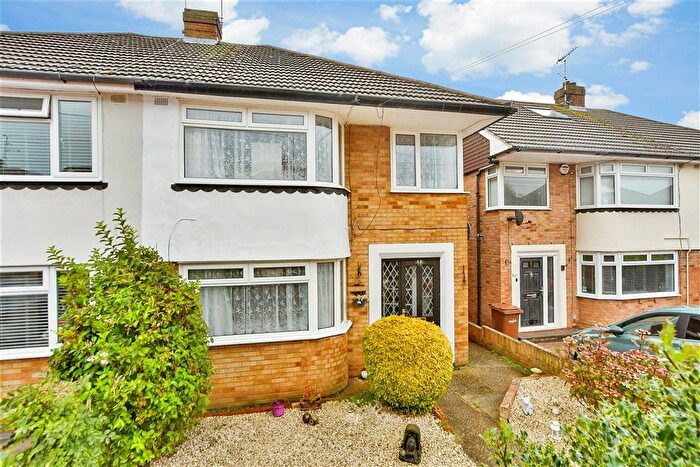 3 Bedroom Semi-Detached House For Sale In Northumberland Avenue, Rainham, Gillingham, Kent, ME8
