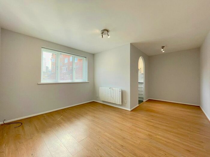 Studio To Rent In Armoury Road, London SE8