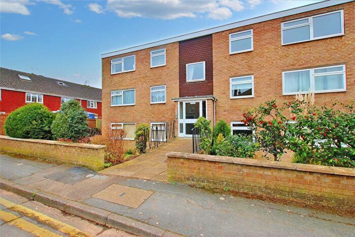 2 Bedroom Apartment To Rent In Chesham Road, Guildford, Surrey, GU1
