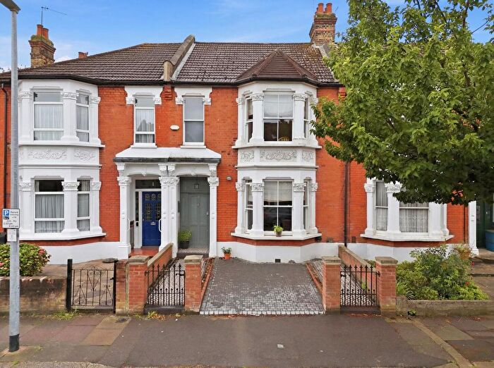 4 Bedroom Property For Sale In Herongate Road, Aldersbrook, E12