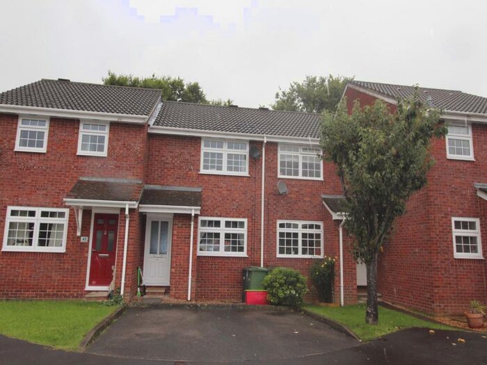 2 Bedroom House To Rent In Cudworth Mead, Hedge End, Southampton, SO30