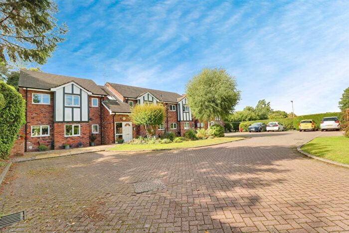 2 Bedroom Flat For Sale In St Andrews Gardens, Alsager, ST7