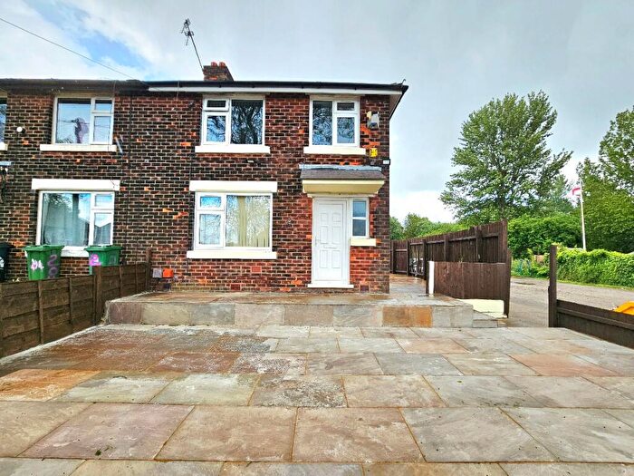 3 Bedroom Semi-Detached House For Sale In Smallshaw Lane, Ashton Under Lyne, OL6
