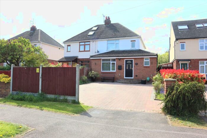 3 Bedroom Semi-Detached House To Rent In Simpson Road, Bletchley, Milton Keynes, Buckinghamshire, MK1