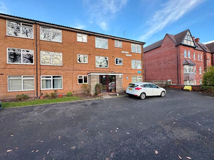 2 Bedroom Flat For Sale In Flat, Warwick Court, Wake Green Road, Birmingham, B13