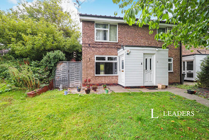 2 Bedroom Maisonette To Rent In Bradwell Close, DE3