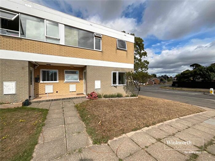 2 Bedroom Apartment To Rent In Saulfland Place, Highcliffe, Dorset, BH23