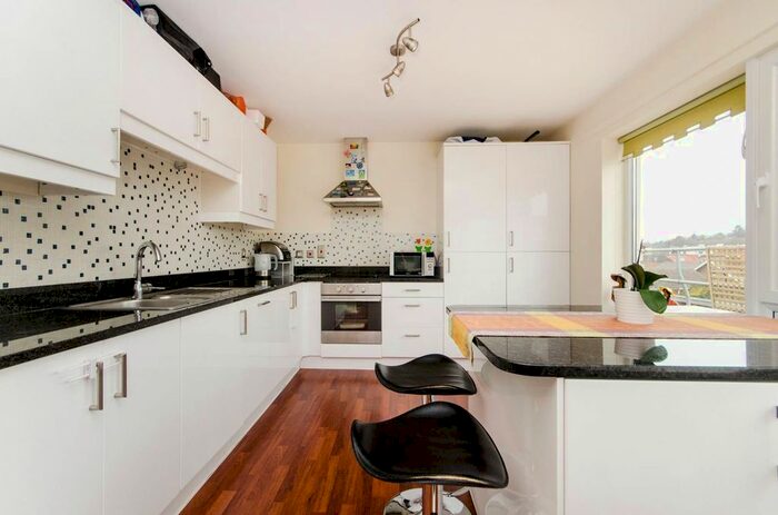 2 Bedroom Flat To Rent In Elm Grove, Wimbledon, London, SW19