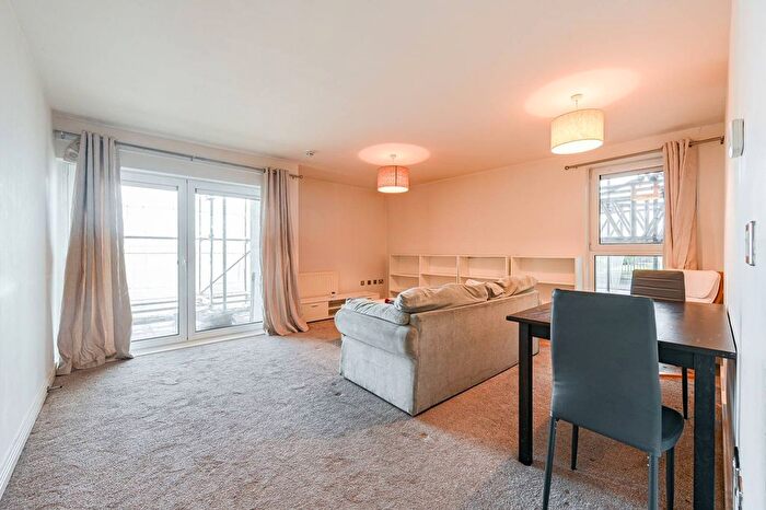 2 Bedroom Flat To Rent In Erebus Drive, Woolwich, London, SE28