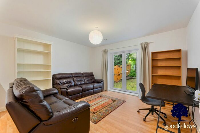 1 Bedroom Maisonette To Rent In Schoolgate Drive, Morden, SM4