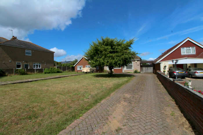 3 Bedroom Bungalow To Rent In Brompton Farm Road, Rochester, ME2