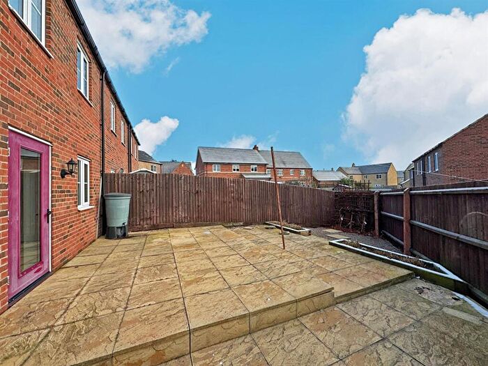 3 Bedroom End Of Terrace House For Sale In Groves Crescent, Stamford, PE9