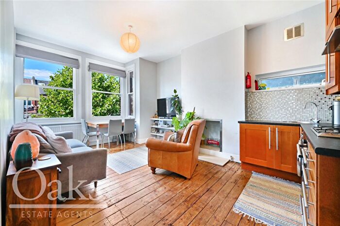 2 Bedroom Flat For Sale In Gleneagle Road, Streatham, SW16