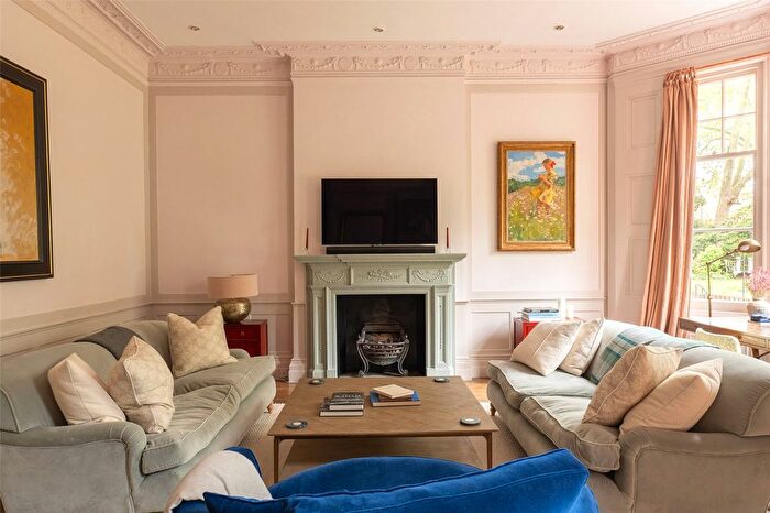 3 Bedroom Flat To Rent In Evelyn Gardens, South Kensington, SW7