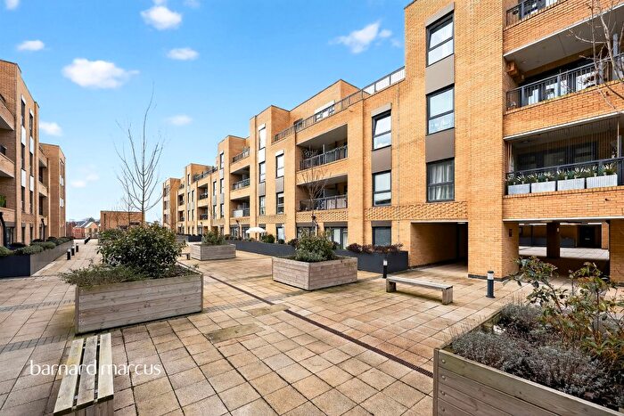 2 Bedroom Flat For Sale In London Road, Wallington, SM6